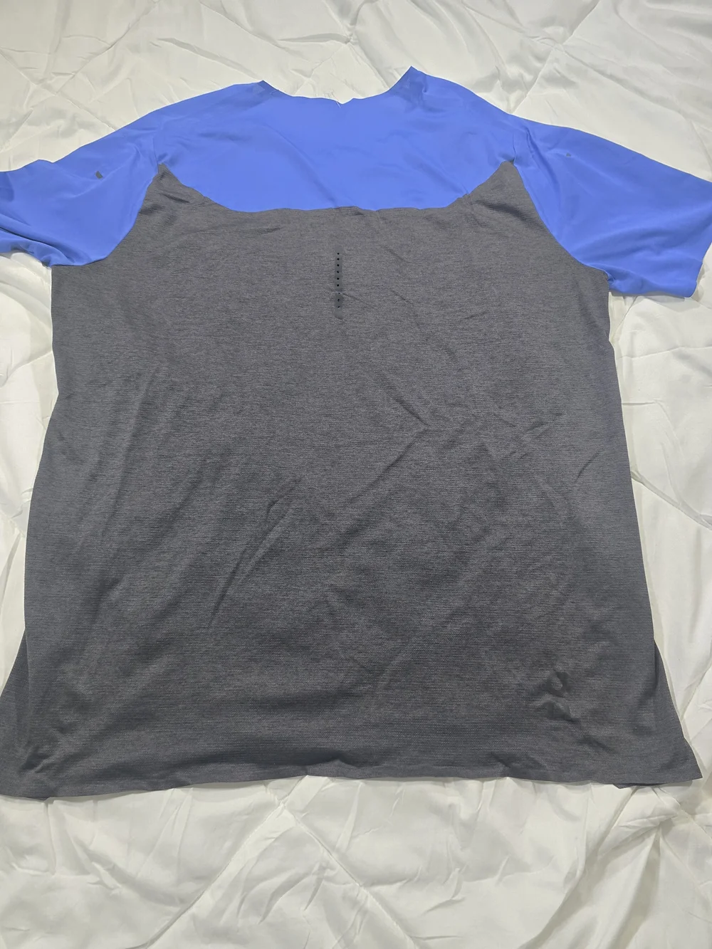 On Running ON Cloud Men Blue Short Sleeve V-Neck Running w Charcoal Side Panels